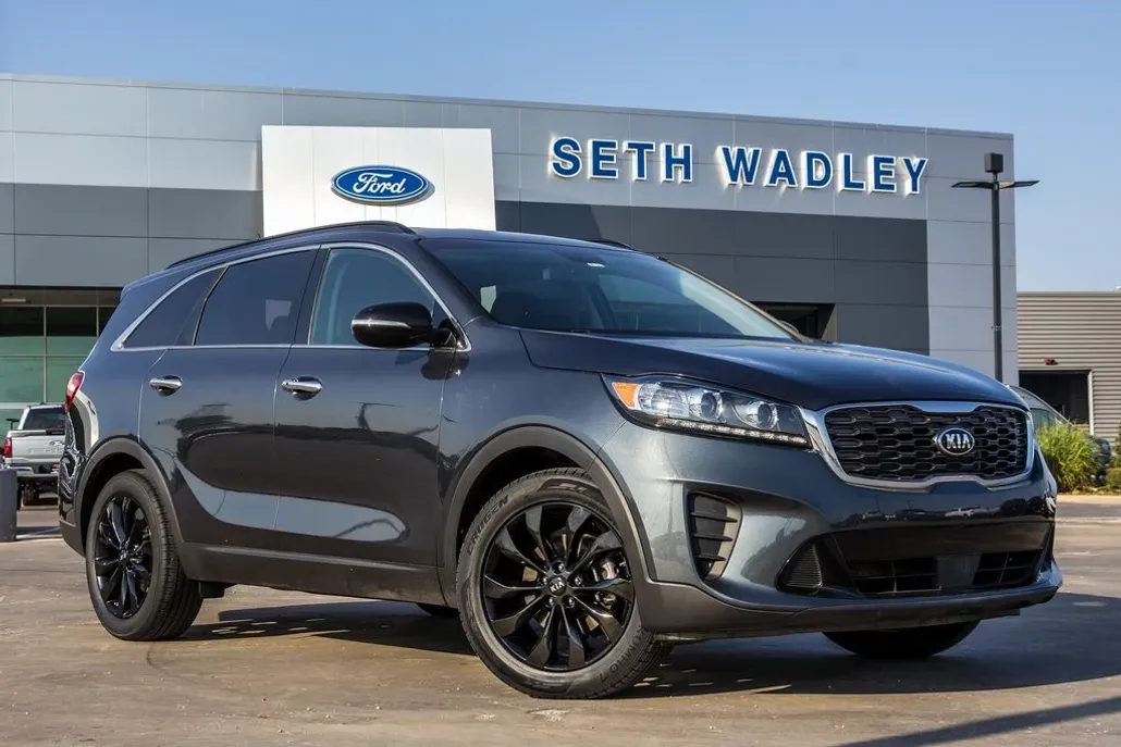 2020 Kia Sorento S photo 1