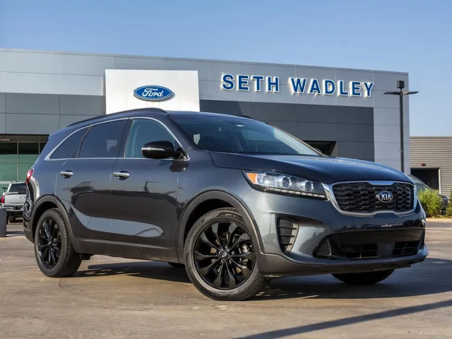 2020 Kia Sorento S photo 1