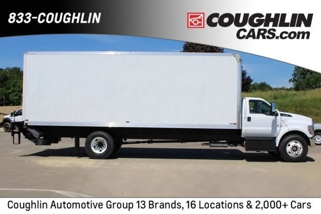 2025 Ford F-650 SuperCab photo 1