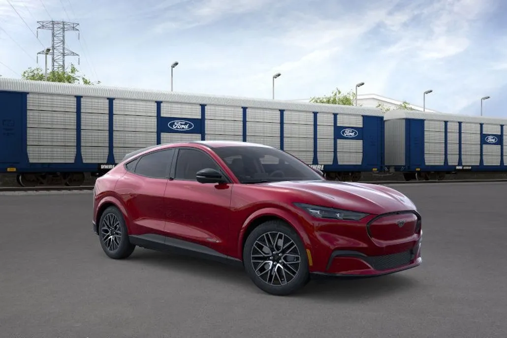 2025 Ford Mustang Mach-E Premium photo 1