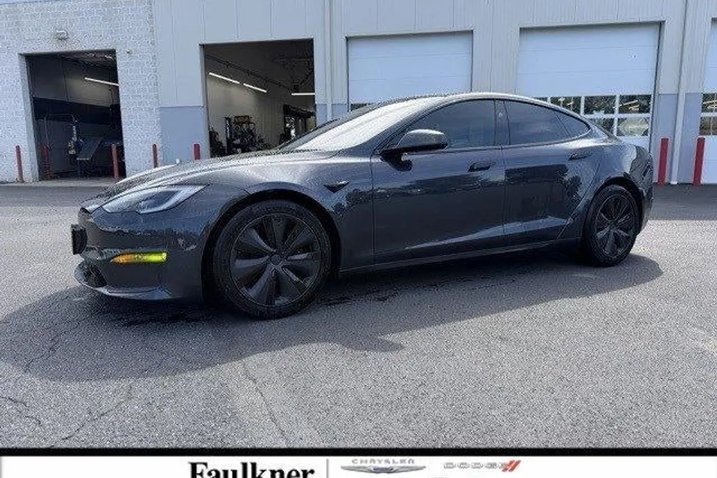 2024 Tesla Model S photo 1