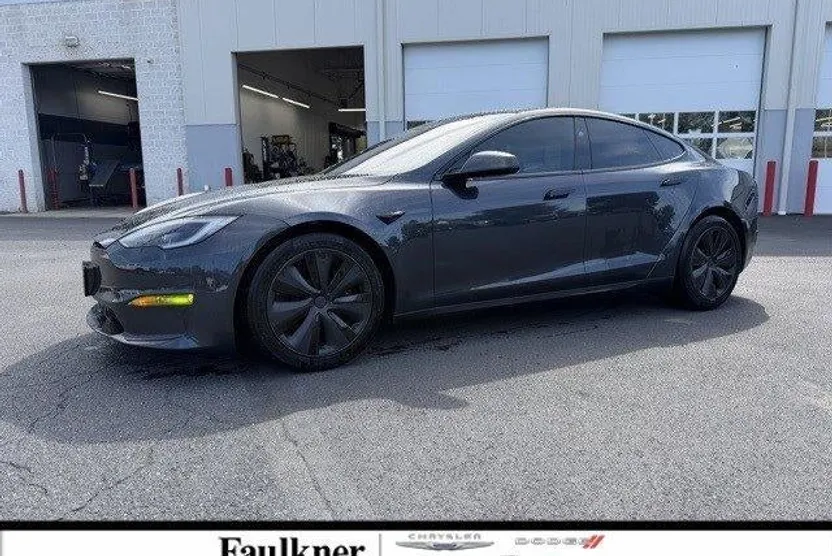 2024 Tesla Model S photo 1