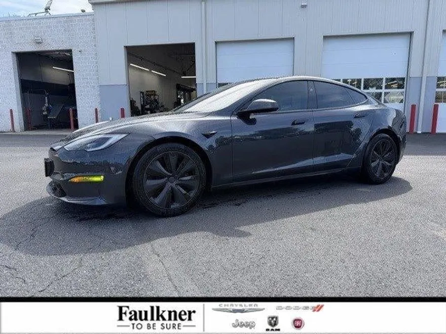 2024 Tesla Model S photo 1