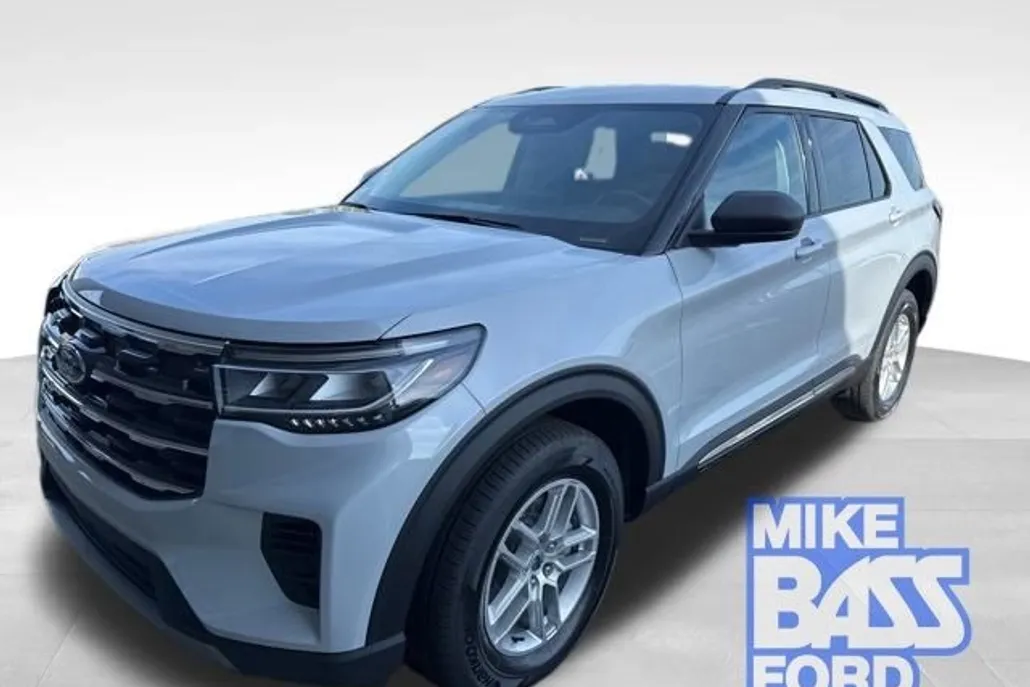 2025 Ford Explorer photo 1