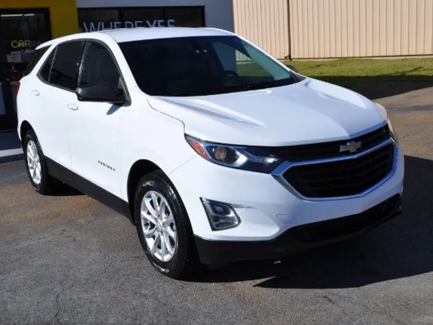 2018 Chevrolet Equinox LS photo 1