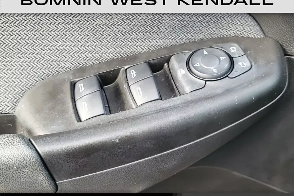 2023 Chevrolet Trailblazer LT photo 1