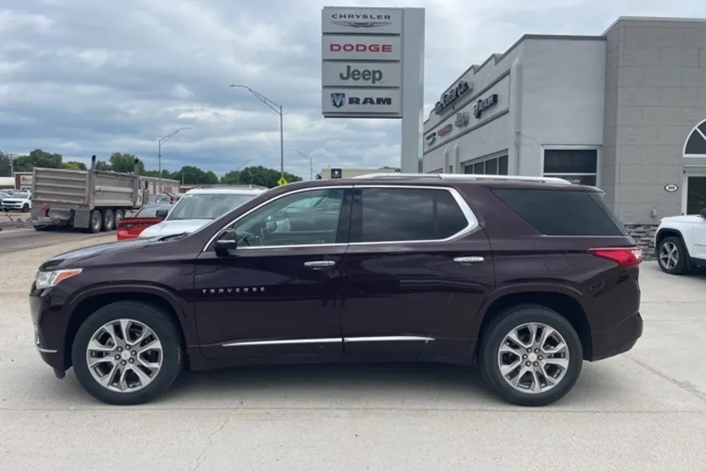 2019 Chevrolet Traverse Premier photo 1