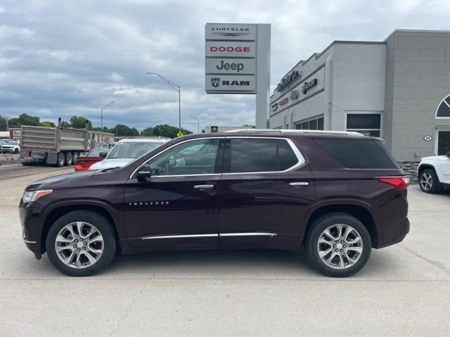 2019 Chevrolet Traverse Premier photo 1