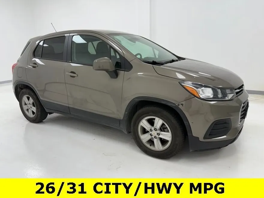2020 Chevrolet Trax LS photo 1
