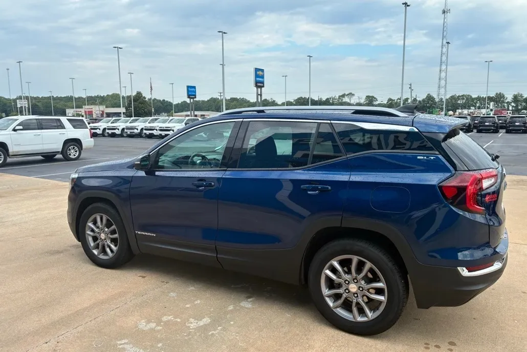 2023 Gmc Terrain SLT photo 1