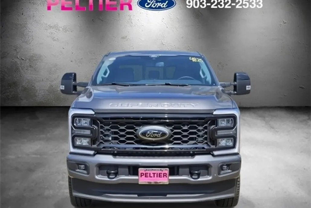 2025 Ford F-250 Lariat photo 1