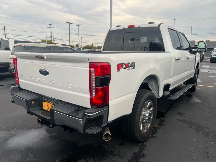 2024 Ford F-250 Lariat photo 1