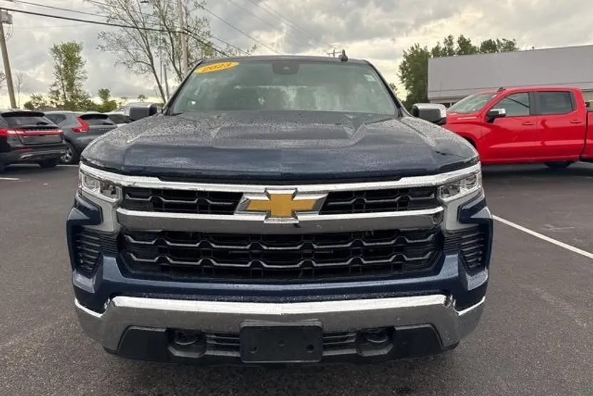 2023 Chevrolet Silverado 1500 LT photo 1