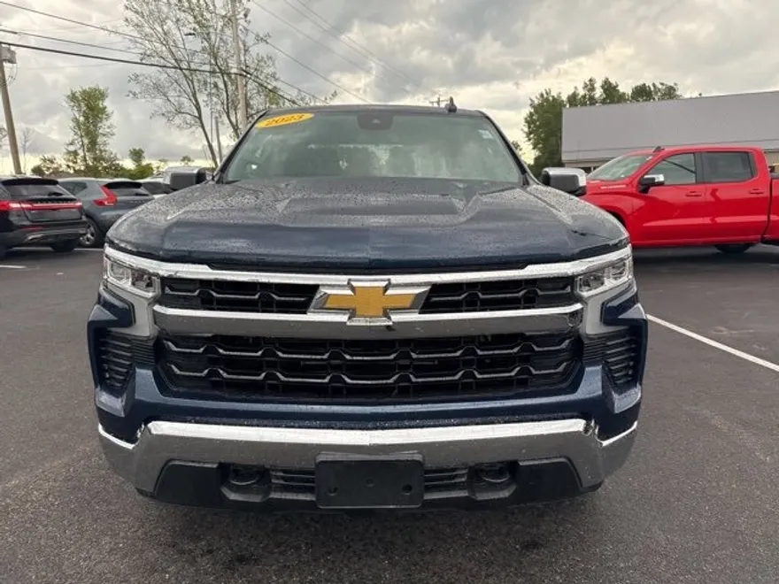 2023 Chevrolet Silverado 1500 LT photo 1