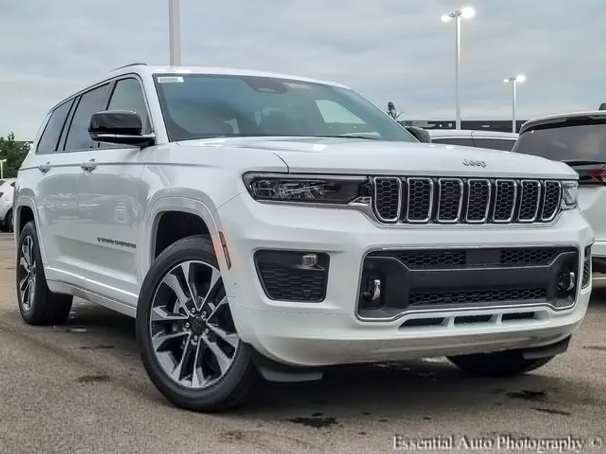 2025 Jeep Grand Cherokee Overland photo 1