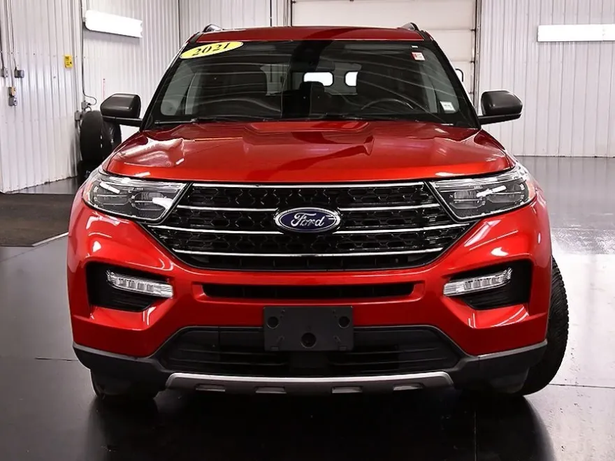 2021 Ford Explorer XLT photo 1