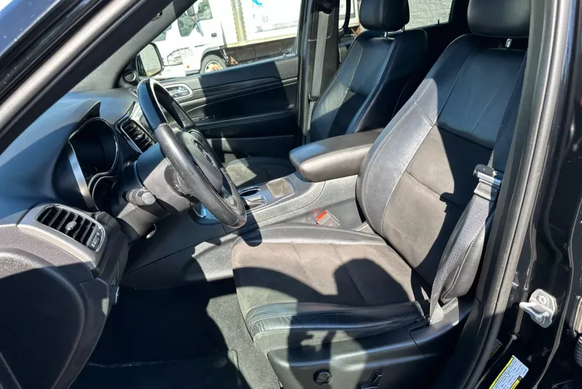 2020 Jeep Grand Cherokee Altitude photo 1