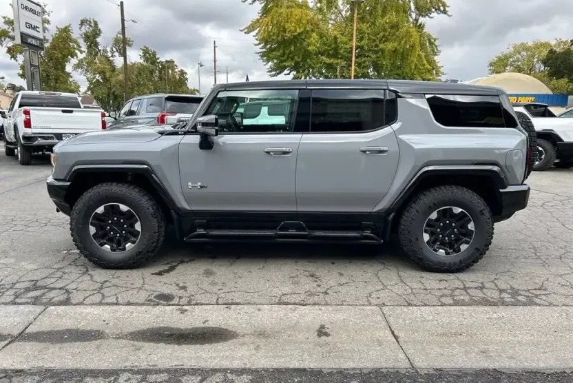 2025 Gmc Hummer EV SUV photo 1