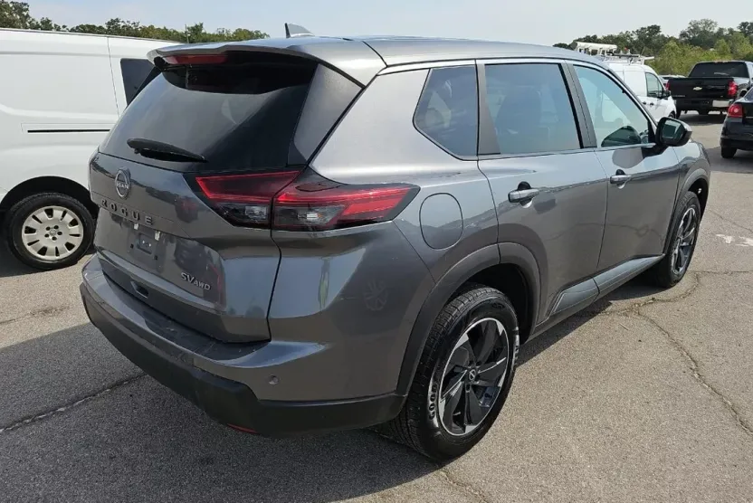 2024 Nissan Rogue SV photo 1