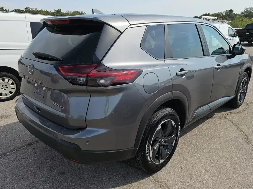2024 Nissan Rogue SV photo 1