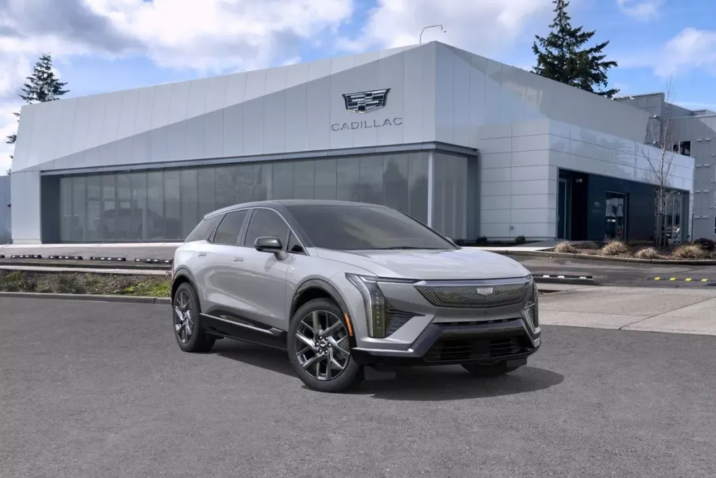 2025 Cadillac Optiq Luxury photo 1
