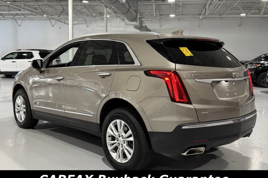 2022 Cadillac XT5 Luxury photo 1