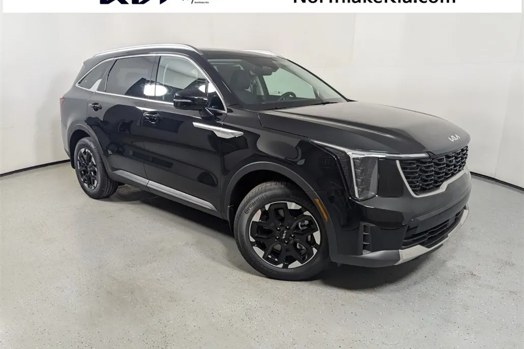 2025 Kia Sorento S photo 1