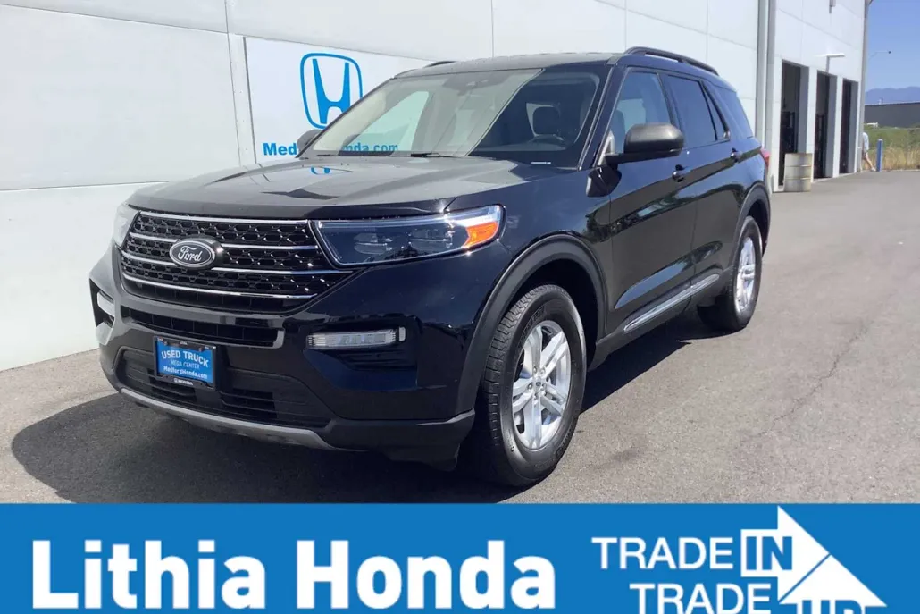 2023 Ford Explorer XLT photo 1