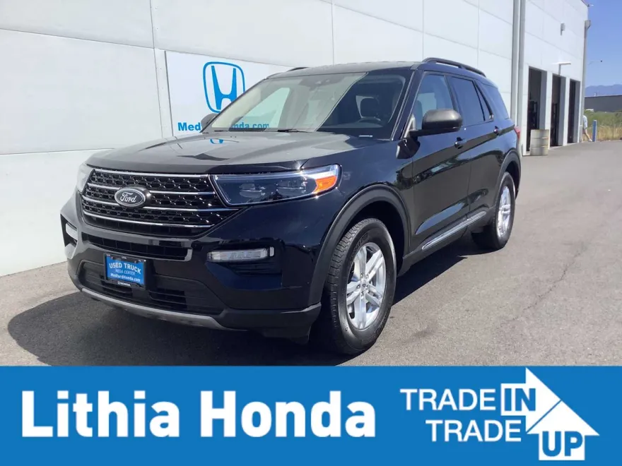 2023 Ford Explorer XLT photo 1