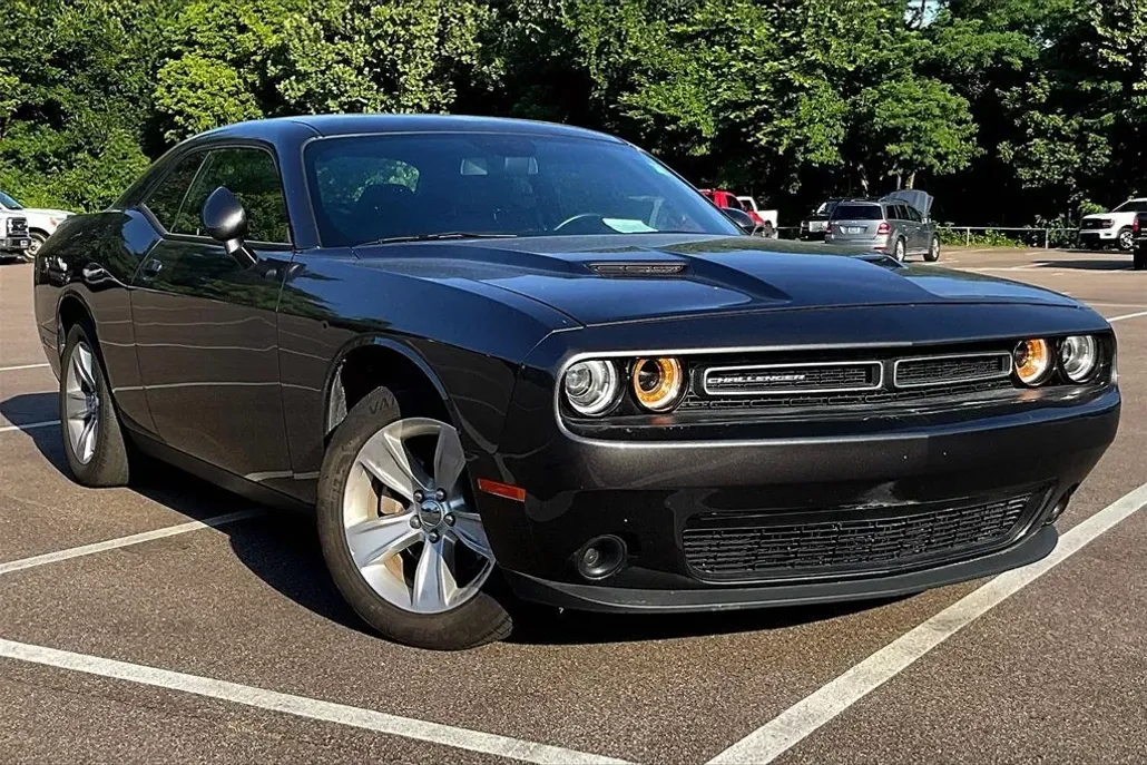 2023 Dodge Challenger SXT photo 1