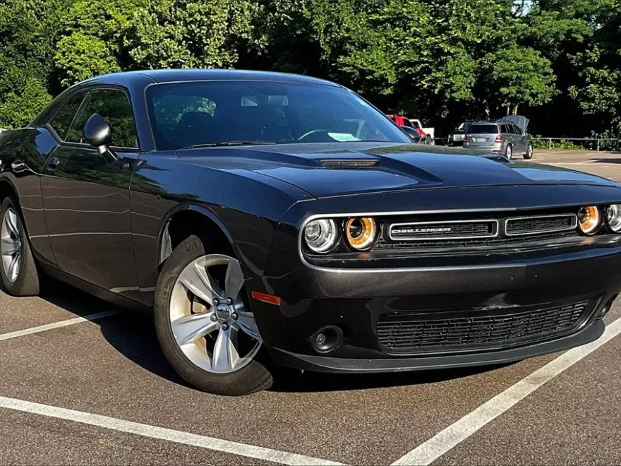 2023 Dodge Challenger SXT photo 1