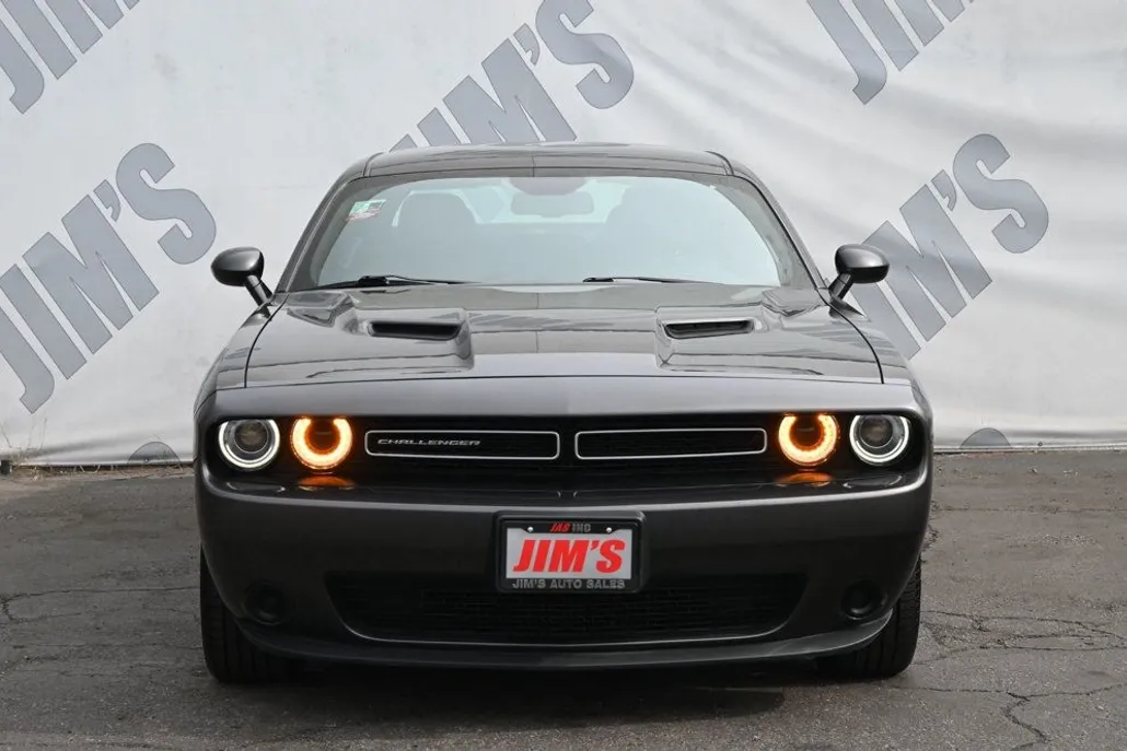 2023 Dodge Challenger SXT photo 1