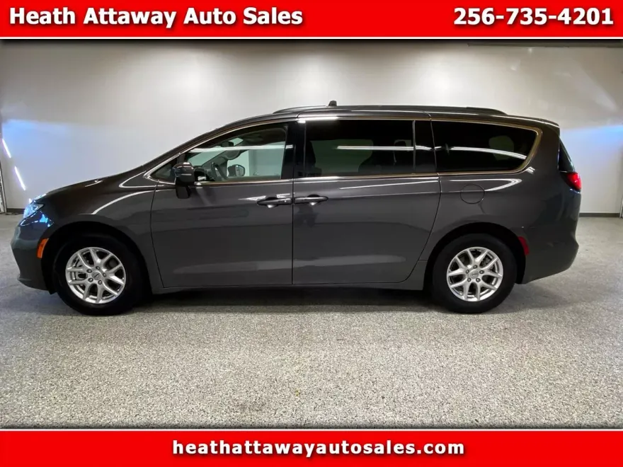 2022 Chrysler Pacifica Touring L photo 1