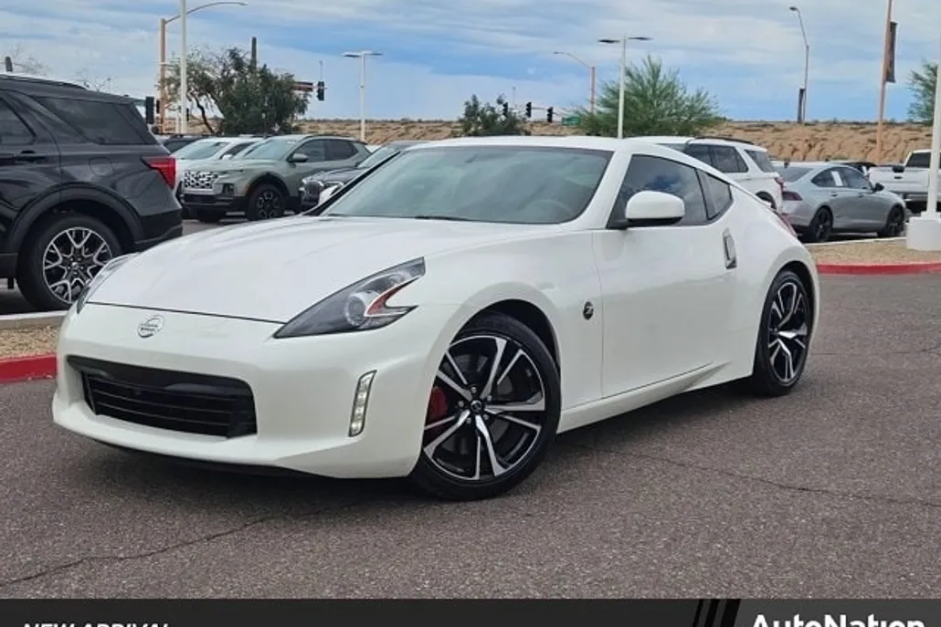2019 Nissan 370Z Sport Touring photo 1