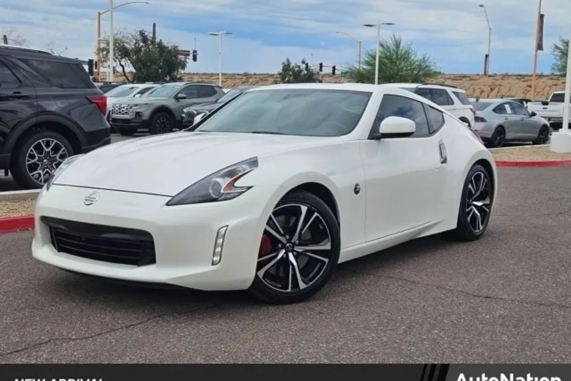 2019 Nissan 370Z Sport Touring photo 1