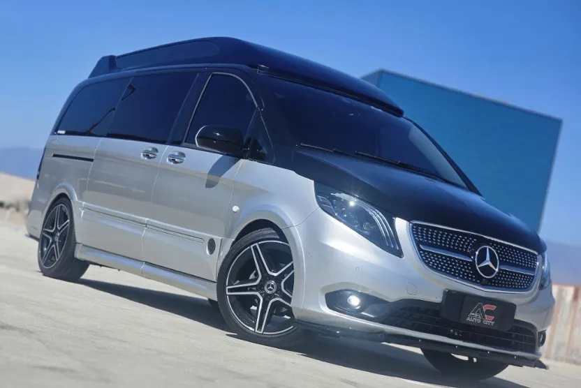 2017 Mercedes Benz Metris Passenger Van photo 1