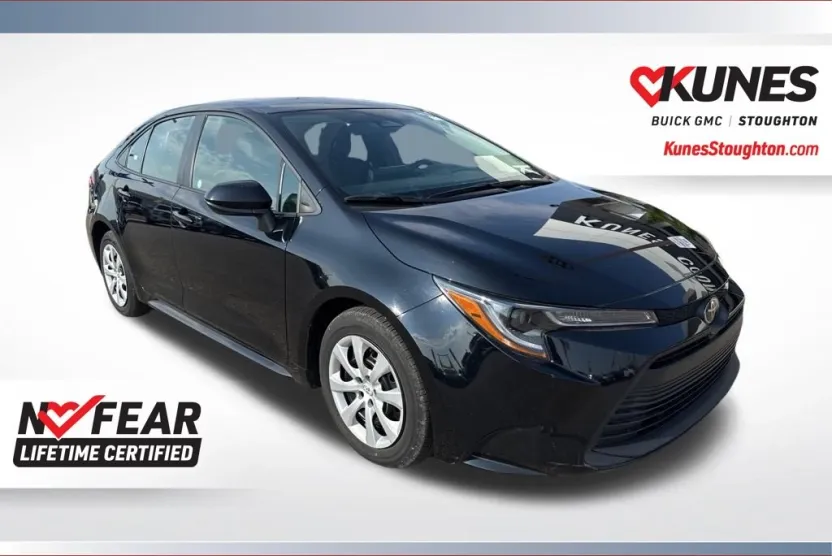 2024 Toyota Corolla LE photo 1