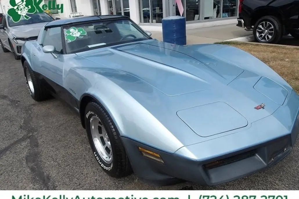 1982 Chevrolet Corvette Base photo 1