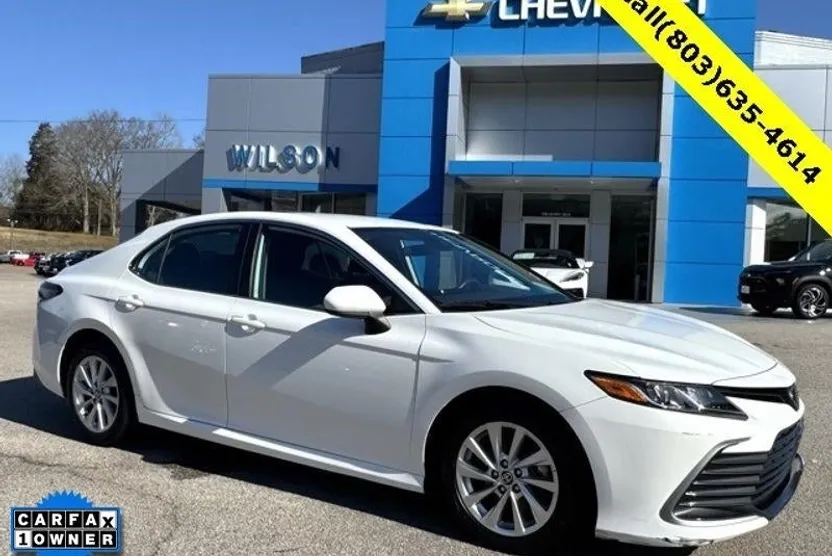 2021 Toyota Camry LE photo 1
