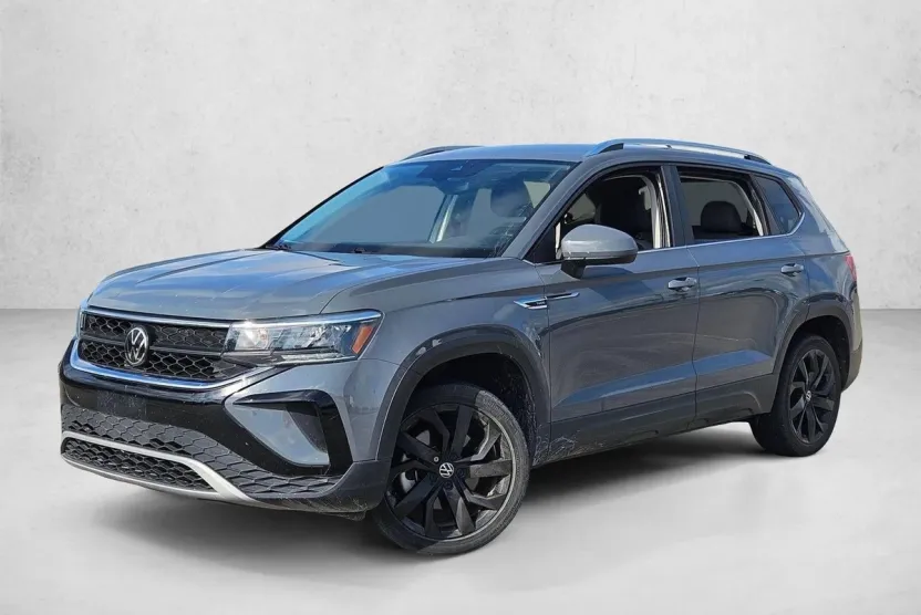 2023 Volkswagen Taos SE photo 1