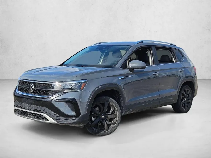 2023 Volkswagen Taos SE photo 1