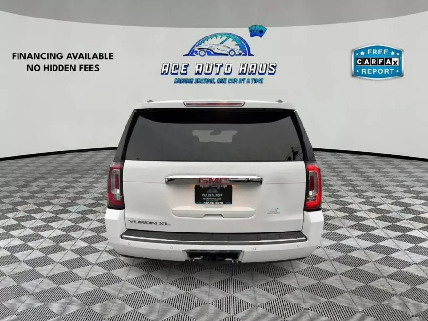 2017 Gmc Yukon XL Denali photo 1