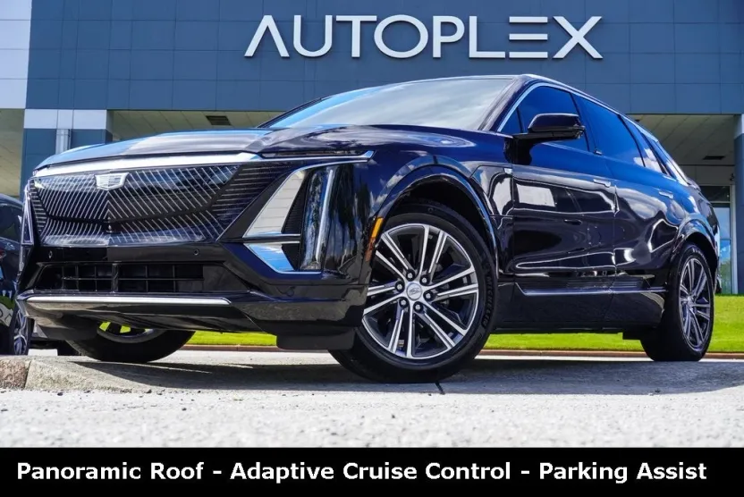 2023 Cadillac Lyriq Luxury photo 1