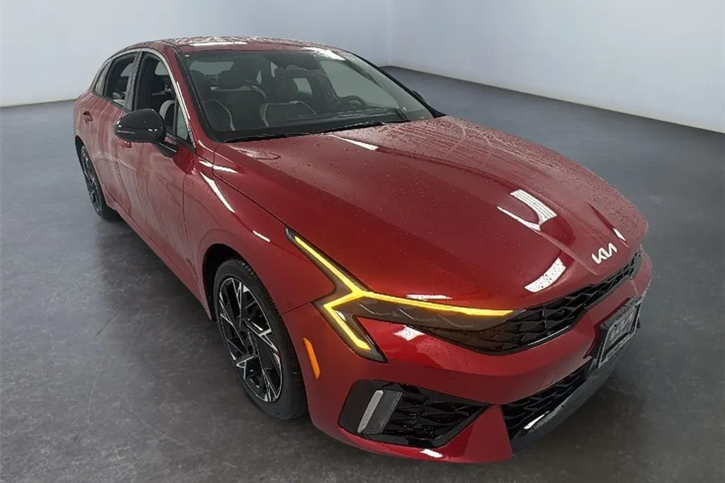 2026 Kia K5 GT-Line photo 1