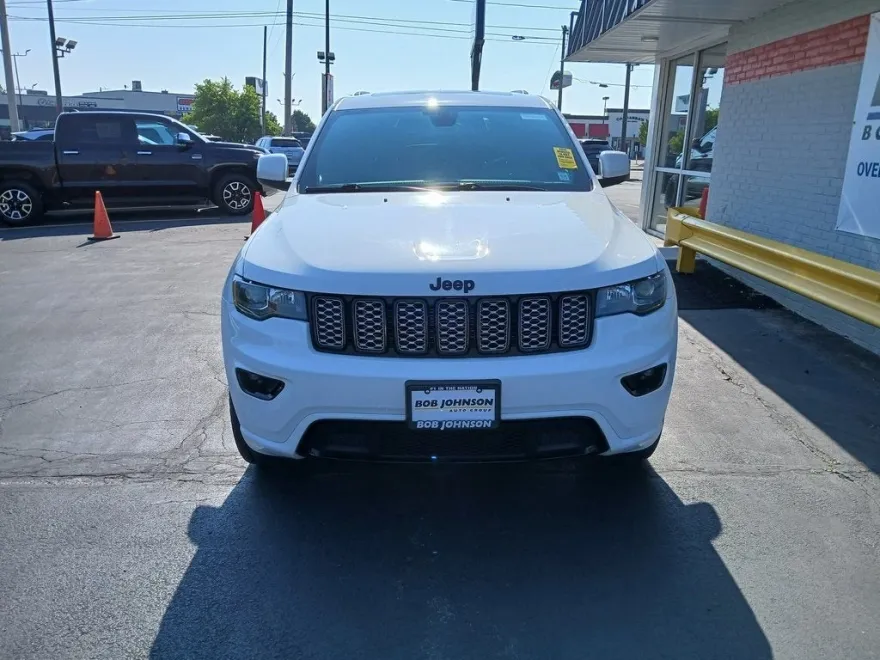 2022 Jeep Cherokee Laredo X photo 1
