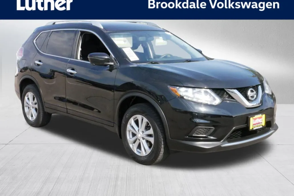 2016 Nissan Rogue SV photo 1