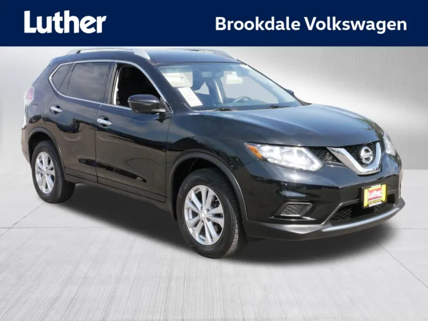 2016 Nissan Rogue SV photo 1