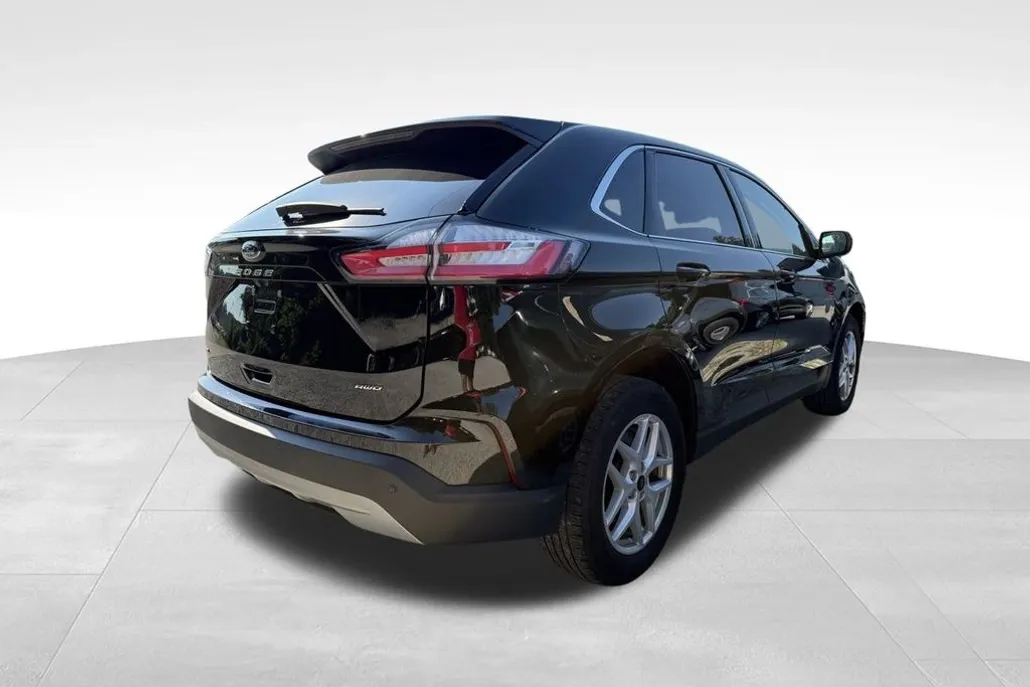 2024 Ford Edge SEL photo 1