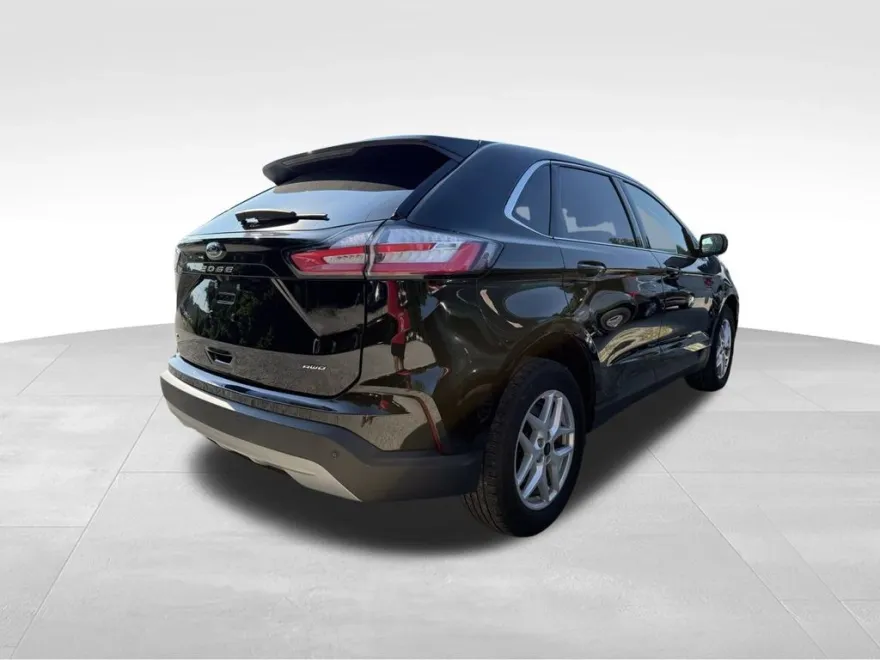 2024 Ford Edge SEL photo 1