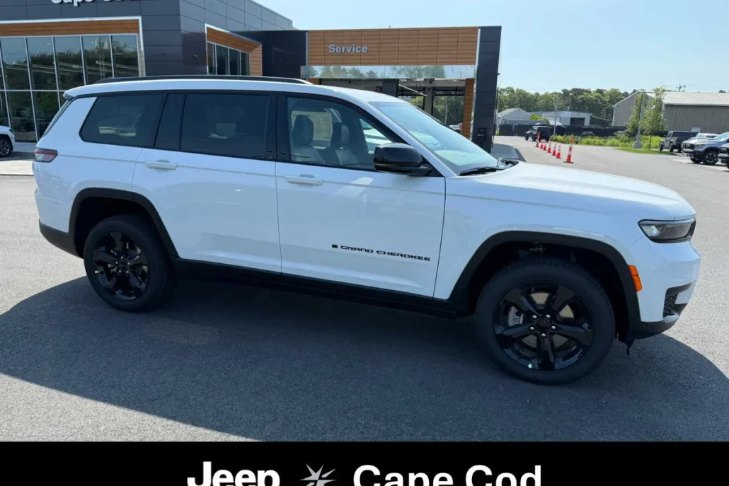 2025 Jeep Grand Cherokee Altitude photo 1